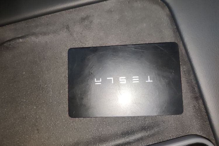 Tesla Model Y 2021 car image #9
