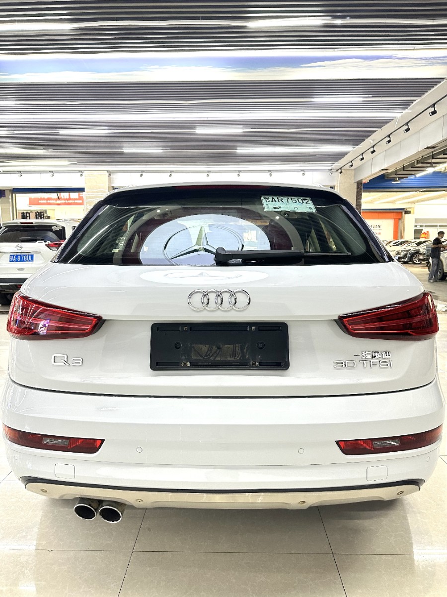 Audi Q3 2016 car image #5
