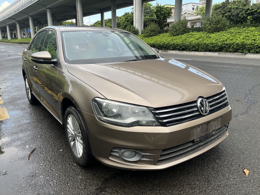 Volkswagen Bora 2013 Volkswagen Bora 2013 immagine di auto