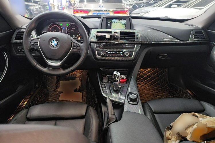 BMW 3 Series GT 2018 imagem de carro #10