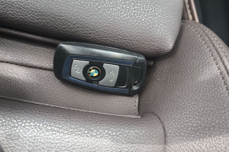 BMW 3 Series 2019 #10 BMW 3 Series 2019 car image #10