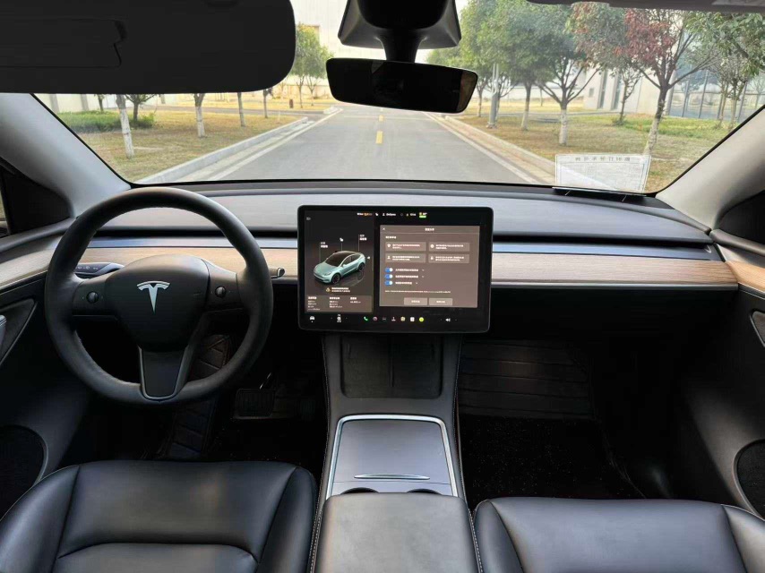 Tesla Model Y 2022 #8 Tesla Model Y 2022 car image #8