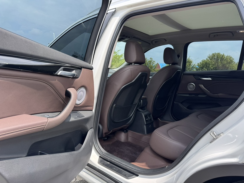BMW X1 2023 car image #8