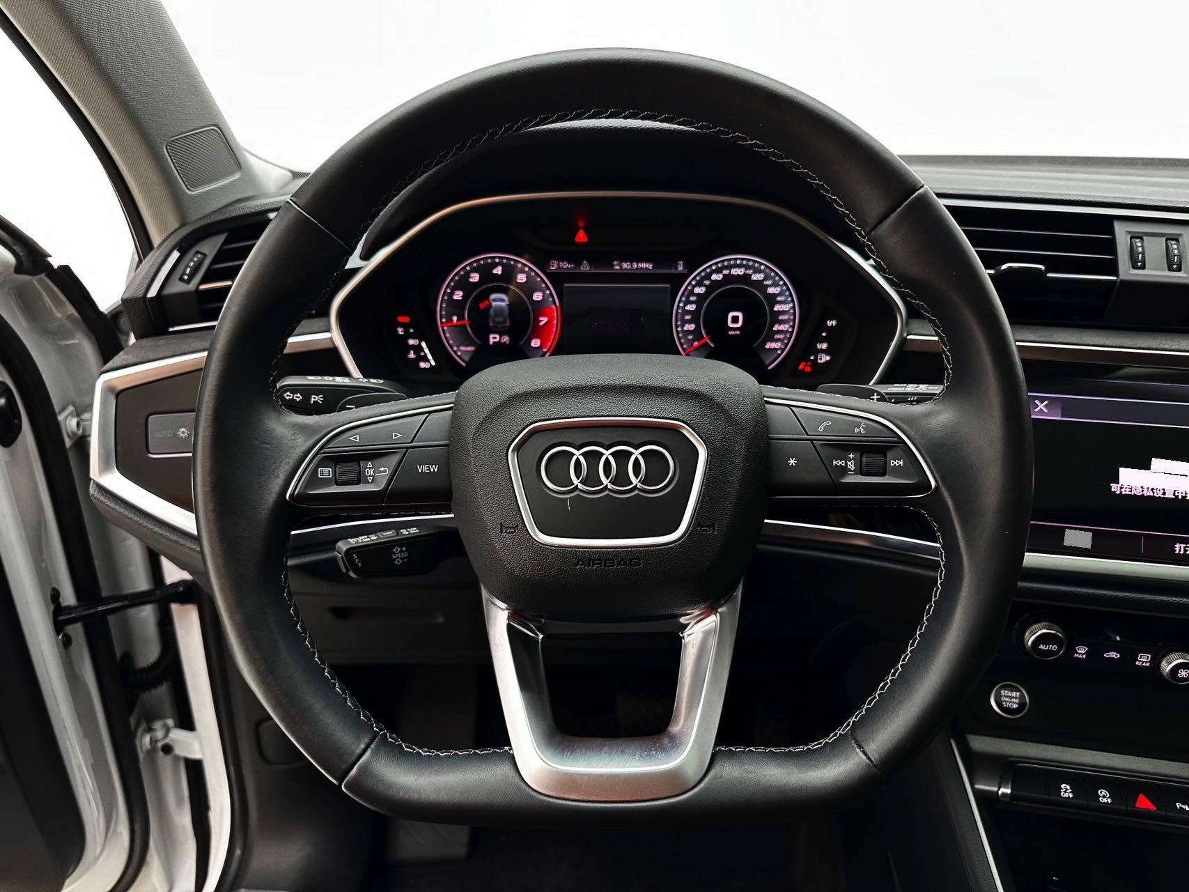 Audi Q3 2022 car image #19