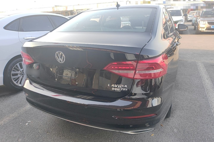 Volkswagen Lavida 2018 car image #7