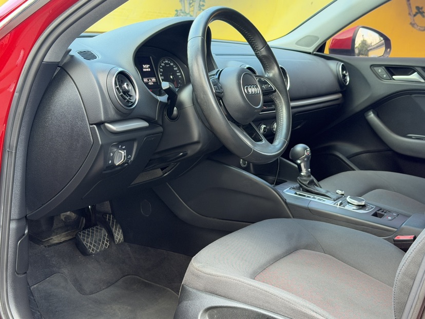 Audi A3 2019 car image #3