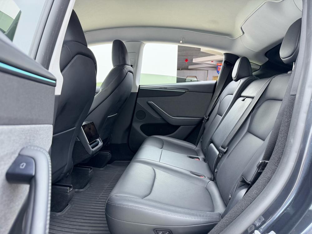 Tesla Model Y 2025 #16 Tesla Model Y 2025 car image #16