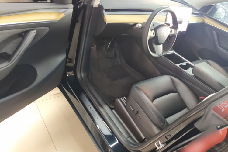 Tesla Model Y 2023 #16 Tesla Model Y 2023 car image #16