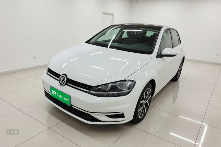 Volkswagen Golf 2020 car image #2