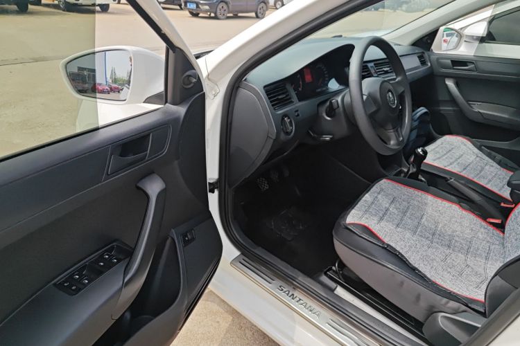 Volkswagen Santana 2015 car image #16