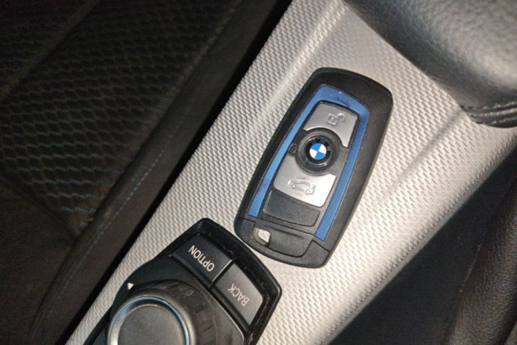 BMW 3 Series 2016 car image #9
