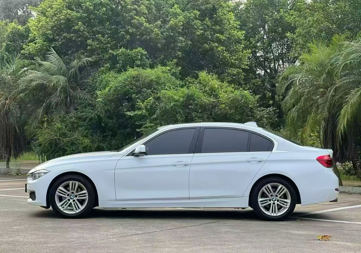 BMW 3 Series 2017 #3 BMW 3 Series 2017 car image #3