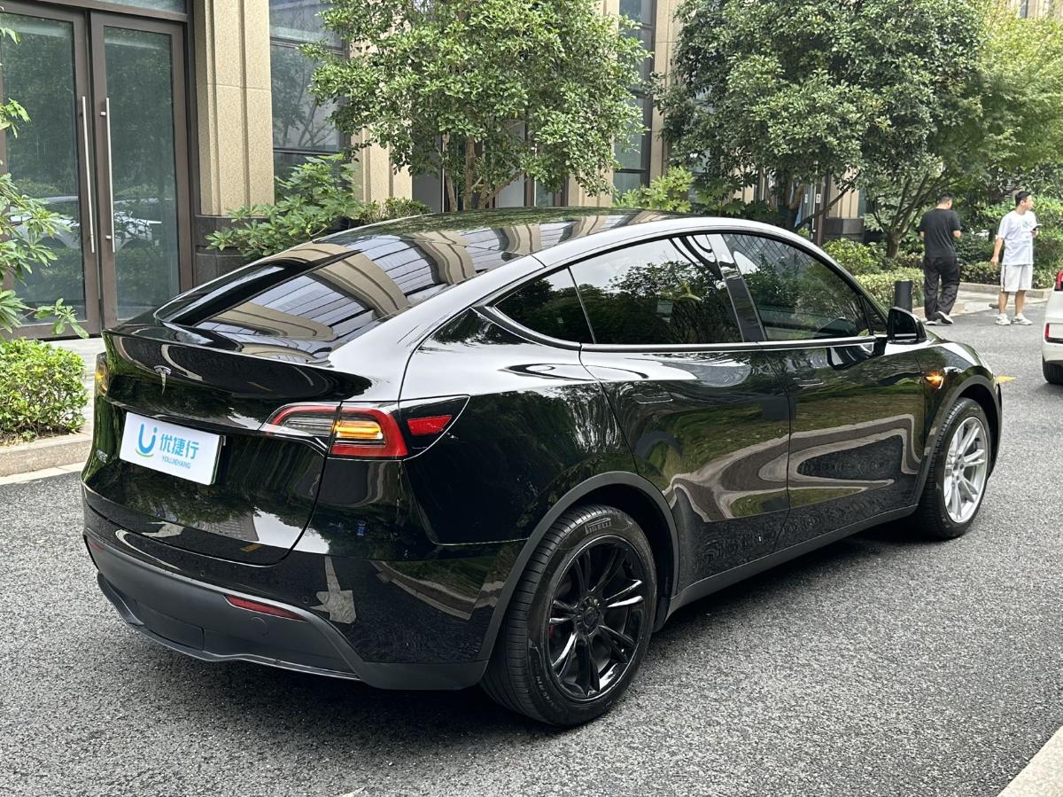 Tesla Model Y 2023 immagine di auto #3