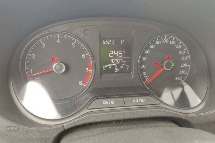 Volkswagen Polo 2017 car image #14