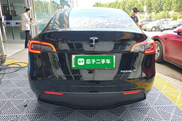 Tesla Model Y 2022 #6 Tesla Model Y 2022 car image #6