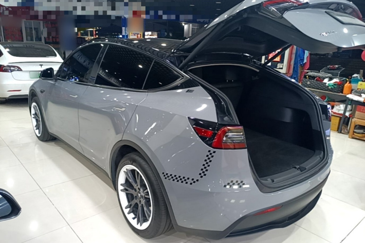 Tesla Model Y 2024 #5 Tesla Model Y 2024 image de voiture #5