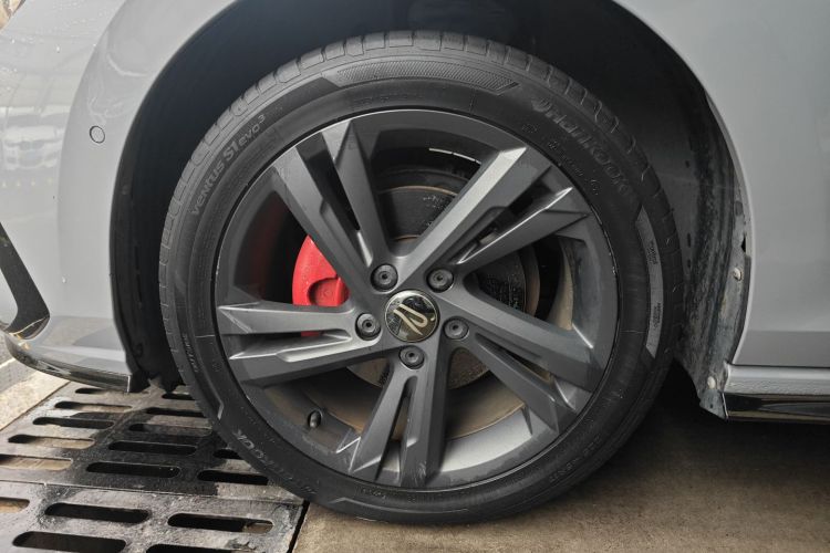 Volkswagen Golf 2021 car image #9