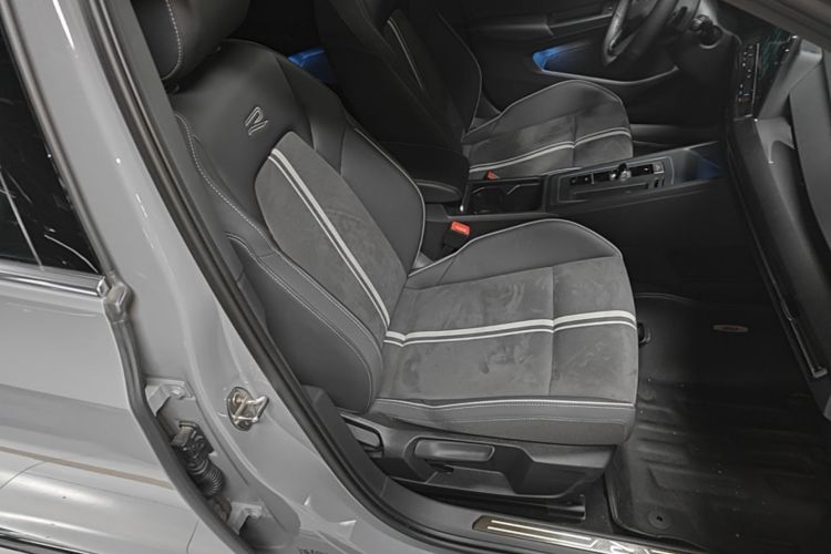 Volkswagen Golf 2024 image de voiture #24