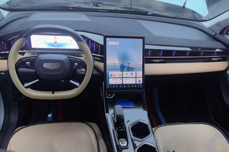 GEELY Boyue L 2023 car image #10