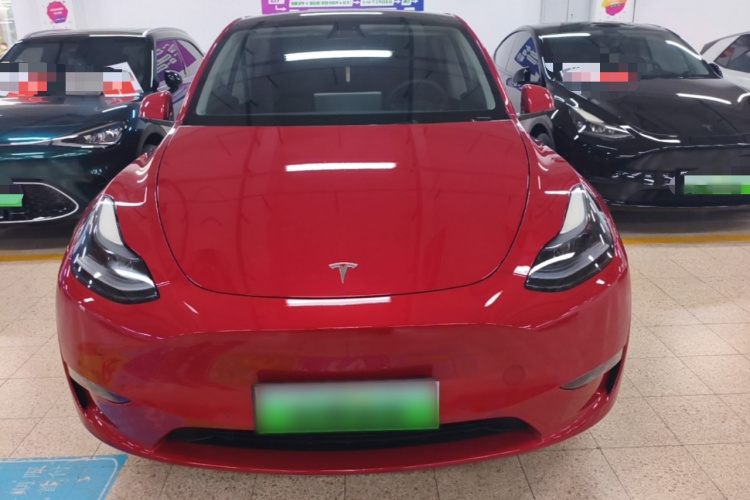 Tesla Model Y 2023 car image #3