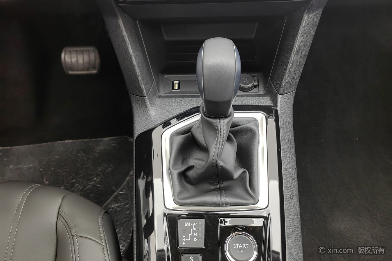Peugeot 408 2024 car image #14