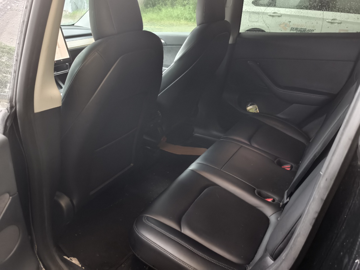 Tesla Model Y 2022 car image #4