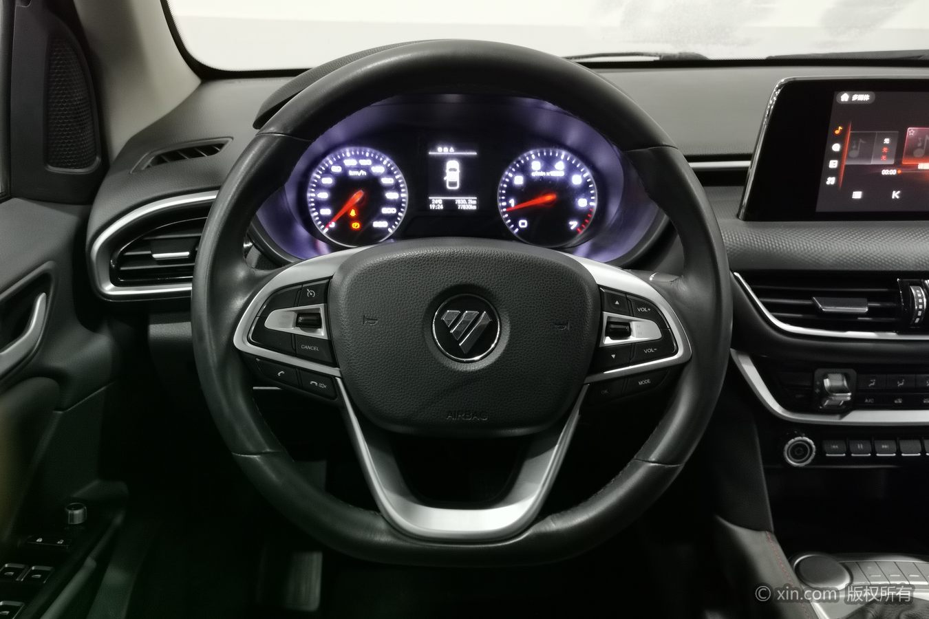 2021 car image #11