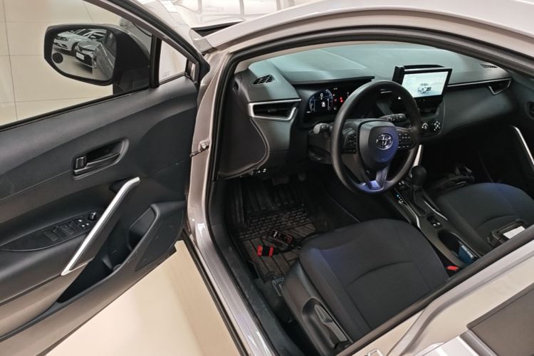 Toyota Corolla Cross 2024 immagine di auto #16