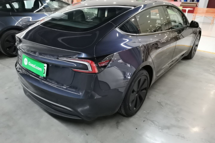 Tesla Model 3 2026 #5 Tesla Model 3 2026 изображение автомобиля #5