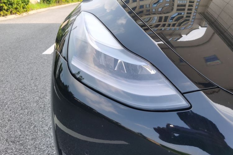 Tesla Model Y 2021 car image #8