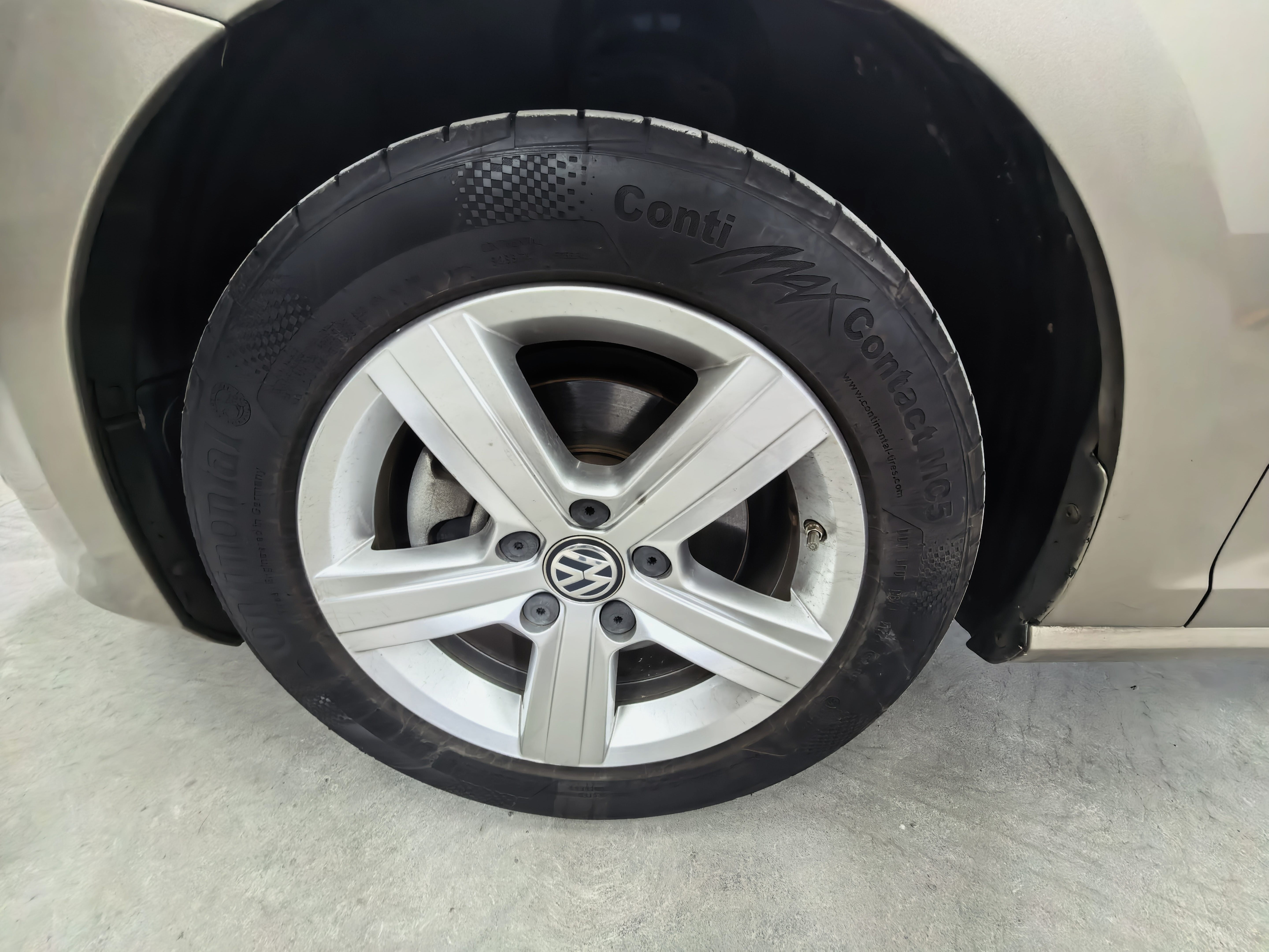 Volkswagen Golf 2016 car image #13