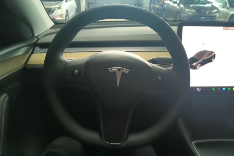Tesla Model Y 2023 #11 Tesla Model Y 2023 car image #11