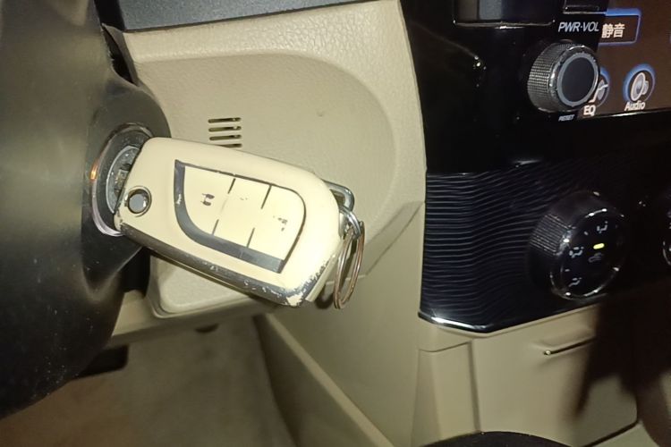 Toyota Corolla 2015 car image #14