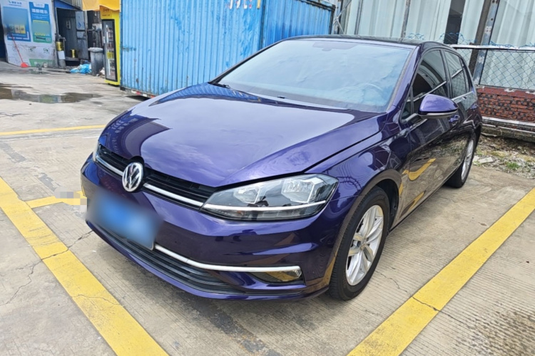 Volkswagen Golf 2019 car image #2