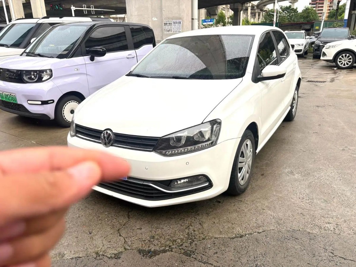 Volkswagen Polo 2017 Volkswagen Polo 2017 car image