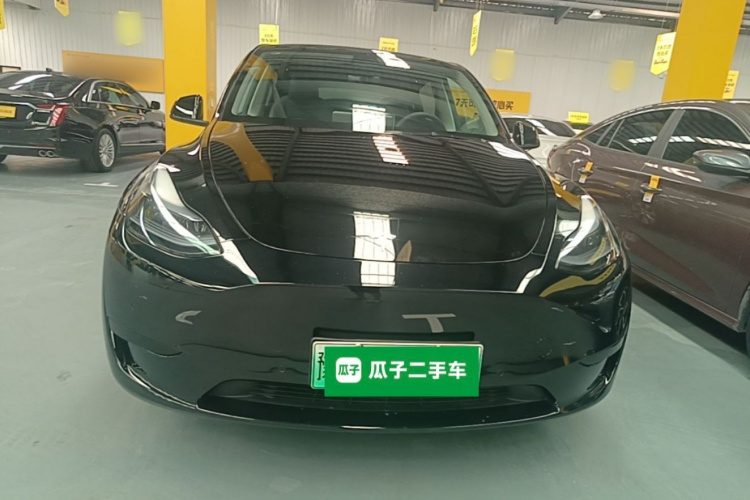 Tesla Model Y 2023 #3 Tesla Model Y 2023 car image #3