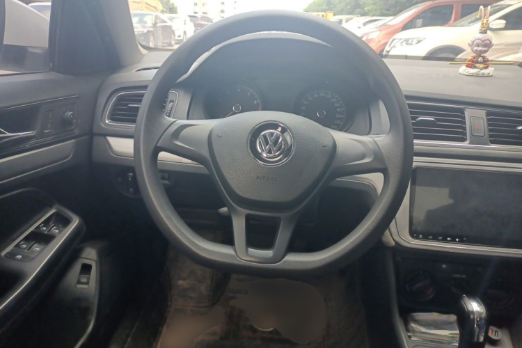 Volkswagen Lavida 2017 car image #11