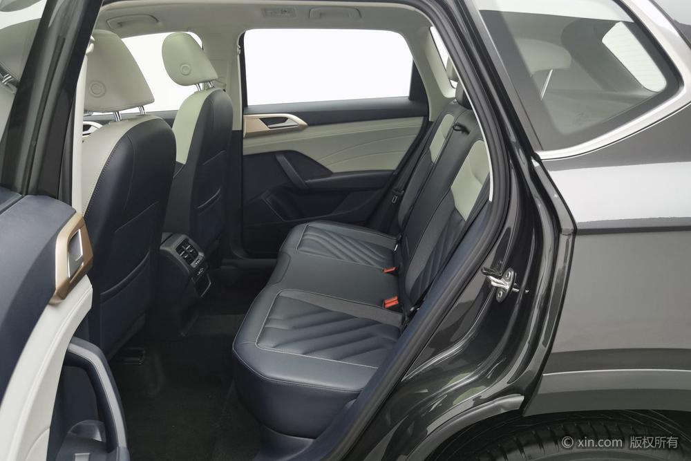 Volkswagen Tharu 2023 car image #19