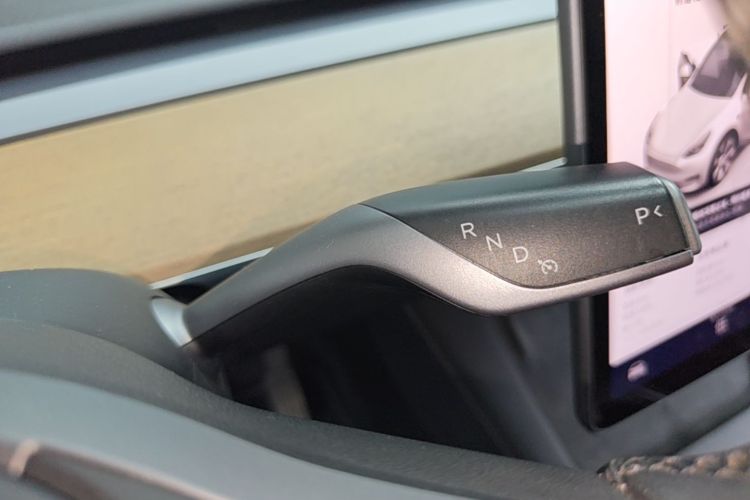 Tesla Model Y 2022 #18 Tesla Model Y 2022 car image #18
