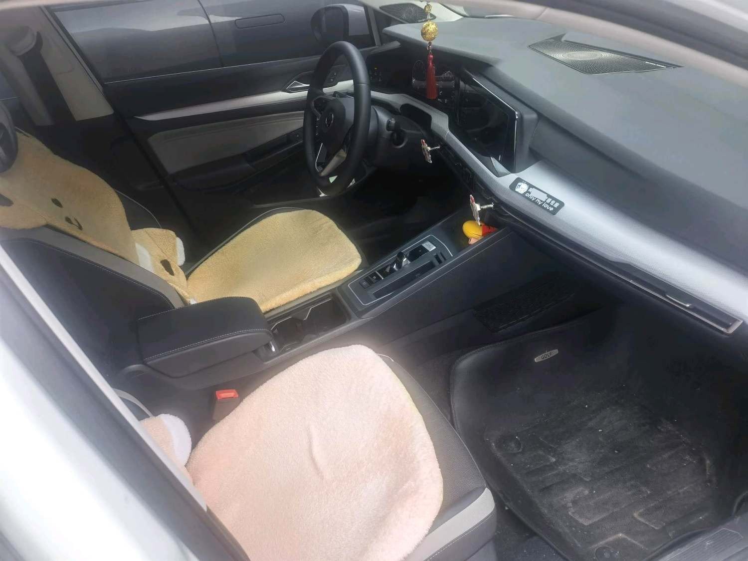 Volkswagen Golf 2022 car image #4