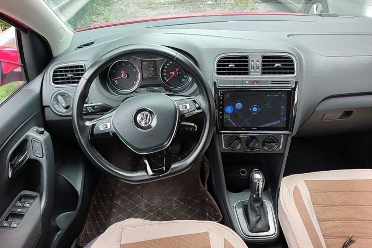Volkswagen Polo 2016 car image #15
