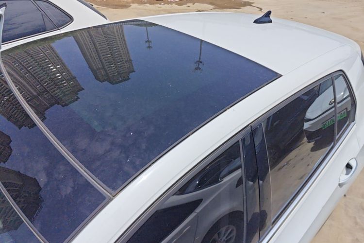 Volkswagen Golf 2020 car image #25