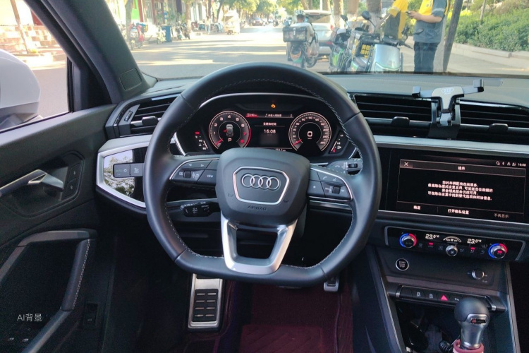 Audi Q3 2025 car image #12