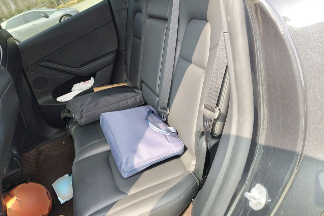 Tesla Model Y 2024 car image #21