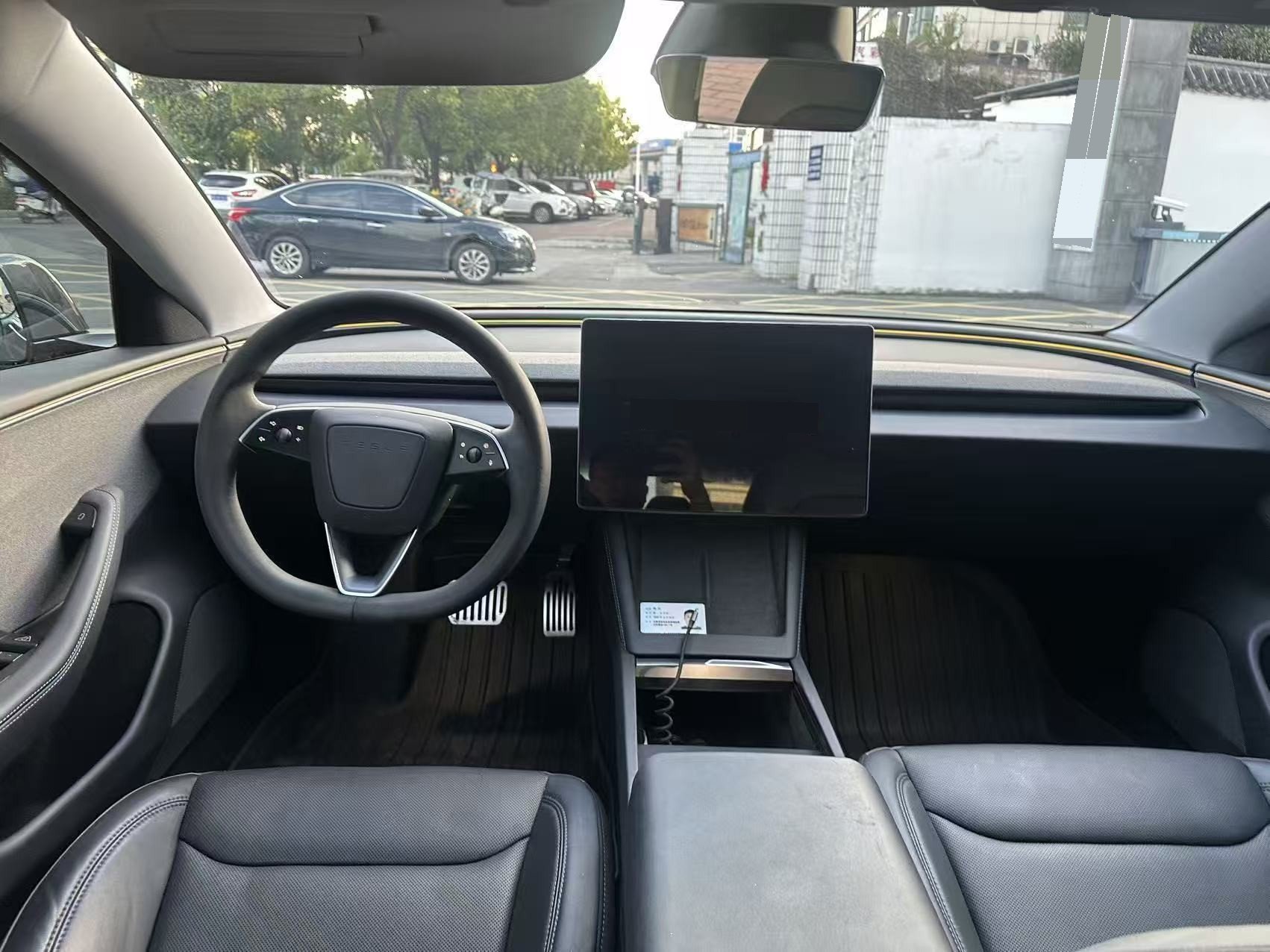 Tesla Model 3 2025 car image #3