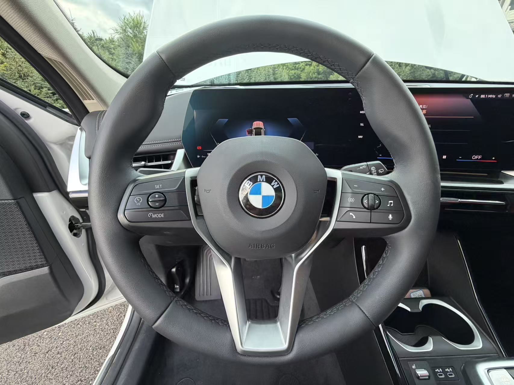 BMW X1 2023 #8 BMW X1 2023 صورة سيارة #8