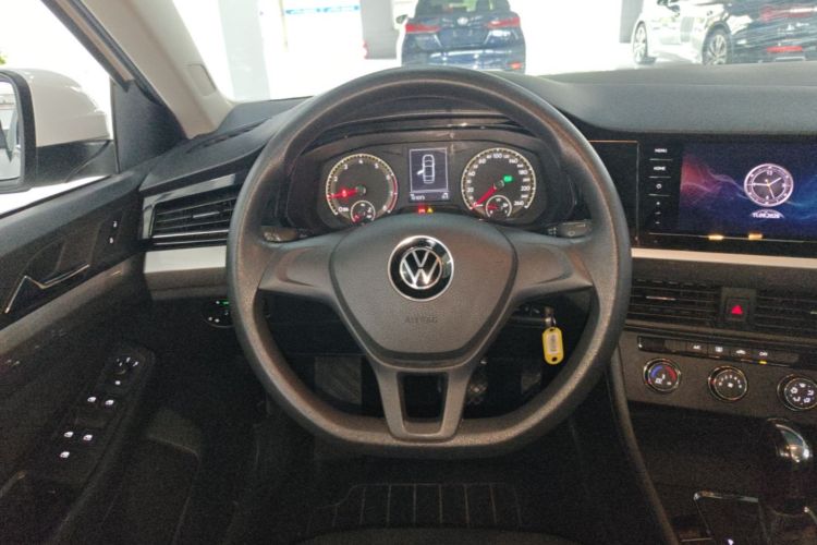 Volkswagen Bora 2022 car image #11