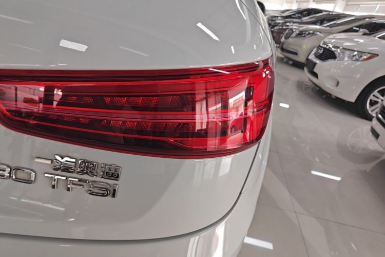 Audi Q3 2018 #8 Audi Q3 2018 car image #8