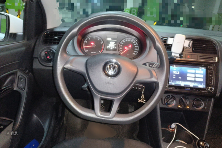 Volkswagen Polo 2015 car image #12
