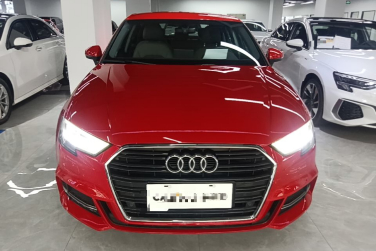 Audi A3 2018 car image #3